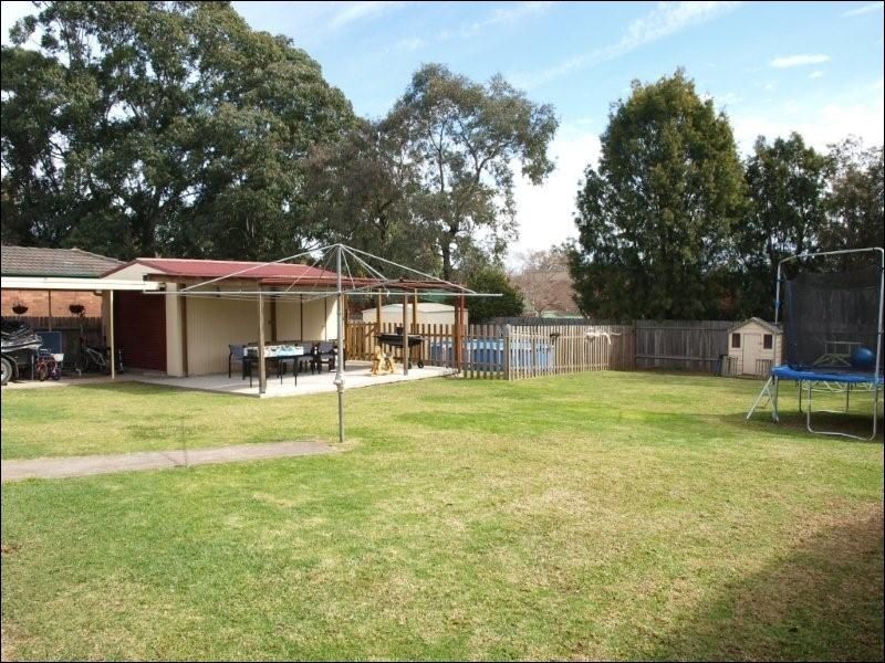 8 Wondalga Crescent, Nowra NSW 2541