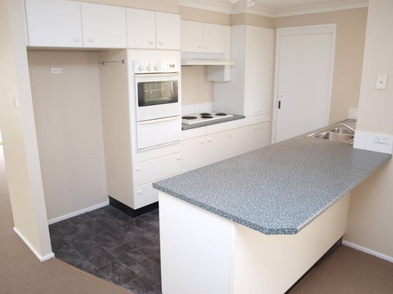53 Illawarra Circuit, Worrigee NSW 2540