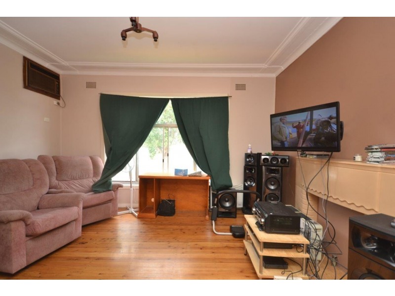49 Moss Street, Nowra NSW 2541