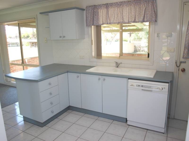 24 Isa Road, Worrigee NSW 2540