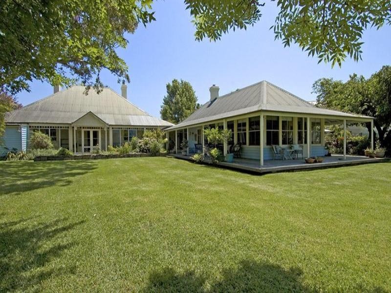 6 Holme Street, Nowra NSW 2541