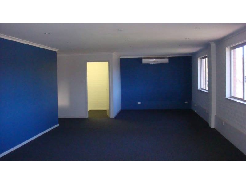 12 Norfolk Ave, South Nowra NSW 2541