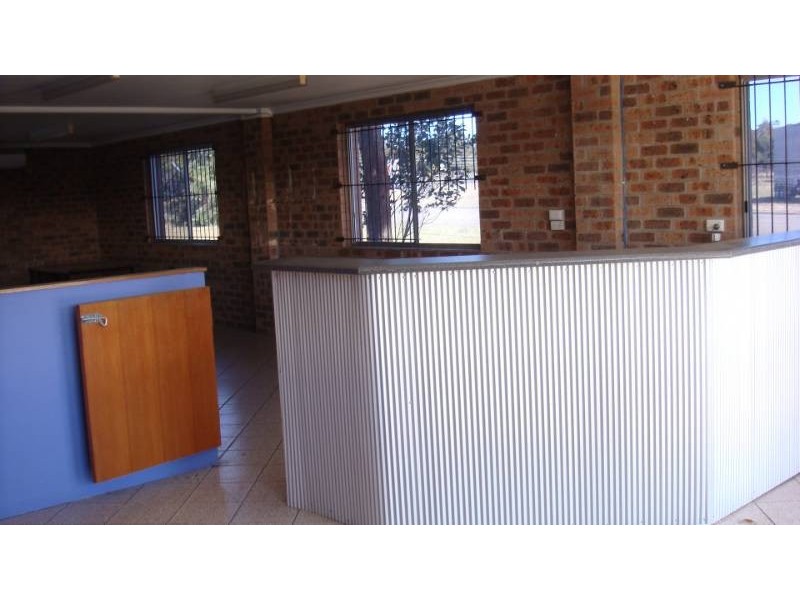 12 Norfolk Ave, South Nowra NSW 2541