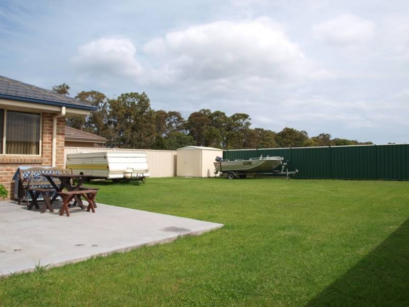 18 Coral Gum Court, Worrigee NSW 2540