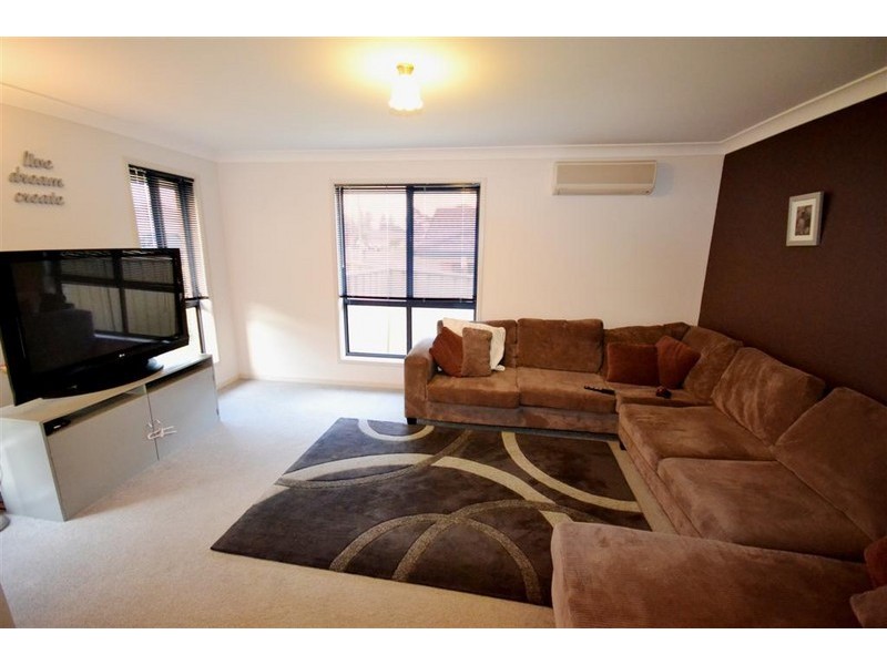 23 Emerald Drive, Meroo Meadow NSW 2540