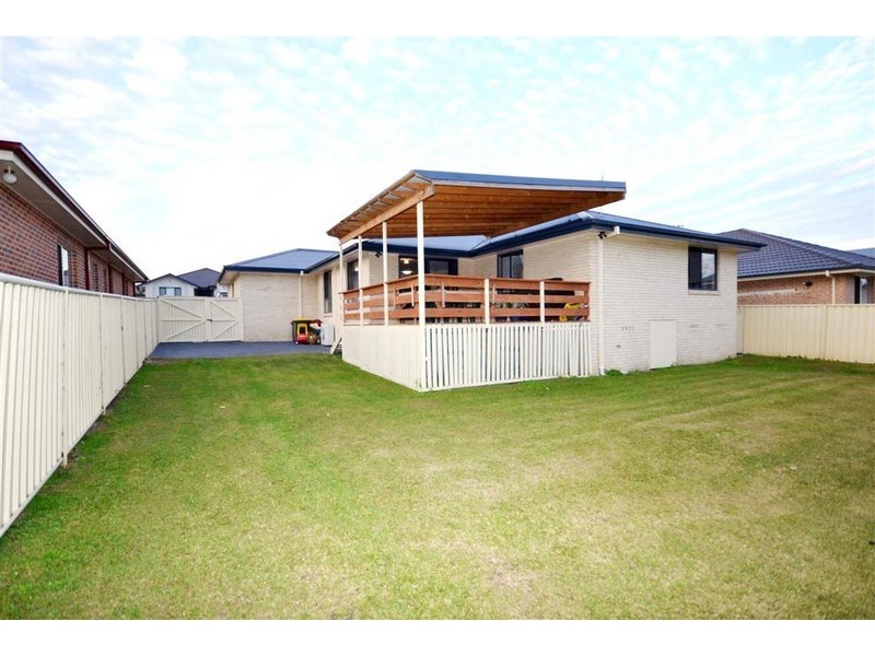 23 Emerald Drive, Meroo Meadow NSW 2540