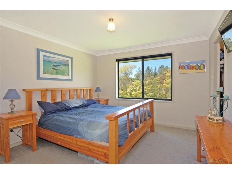 23 Emerald Drive, Meroo Meadow NSW 2540