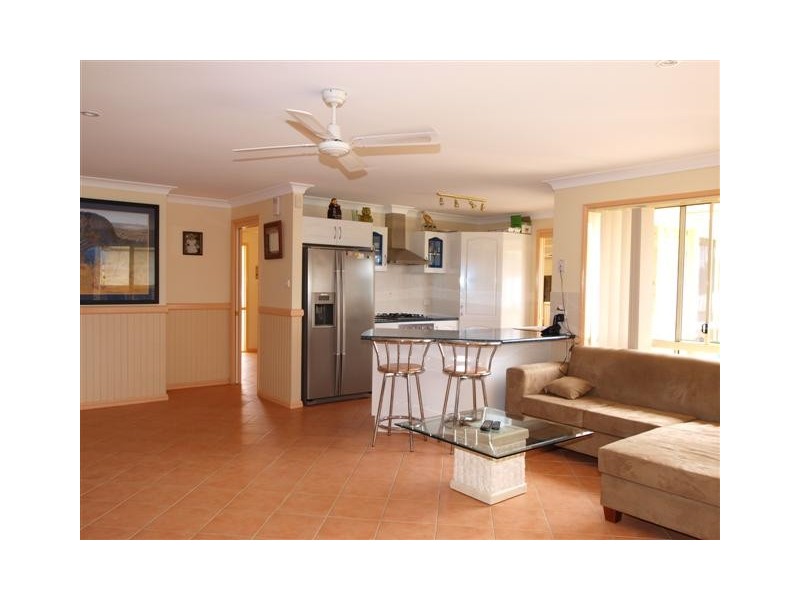 10 Appleberry Close, Meroo Meadow NSW 2540