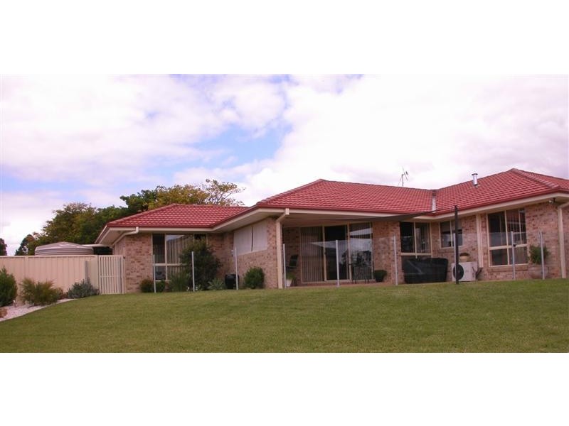 10 Appleberry Close, Meroo Meadow NSW 2540