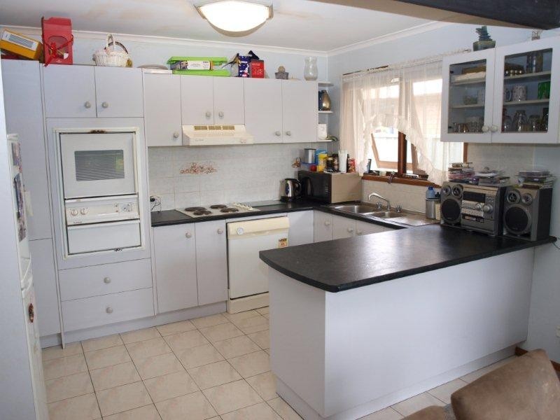 30 Salisbury Drive, Nowra NSW 2541