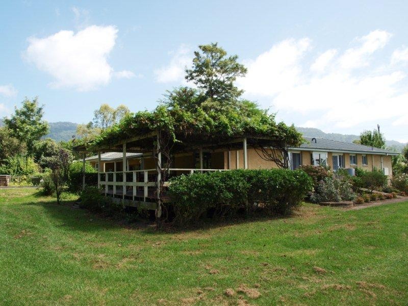 30 Lamonds Lane, Bomaderry NSW 2541