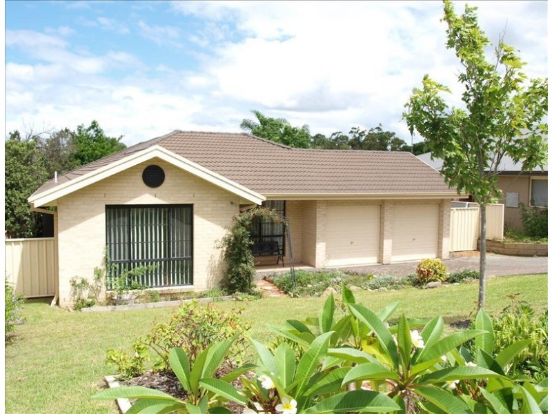 19 Lydon Crescent, Nowra NSW 2541