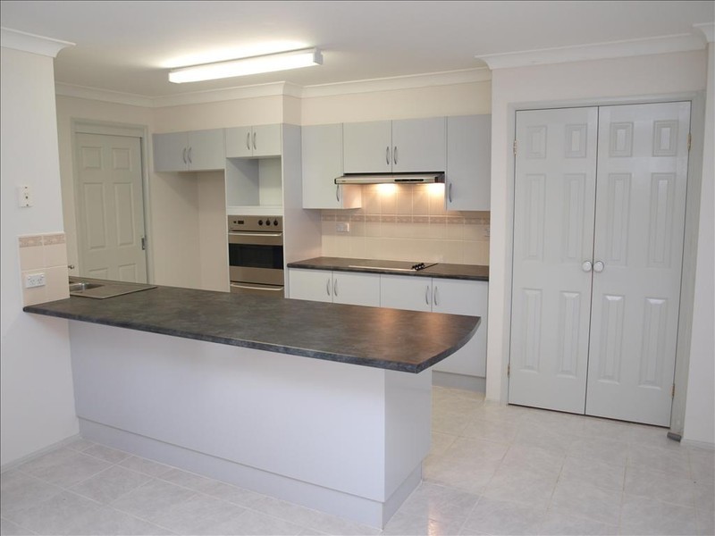 19 Lydon Crescent, Nowra NSW 2541