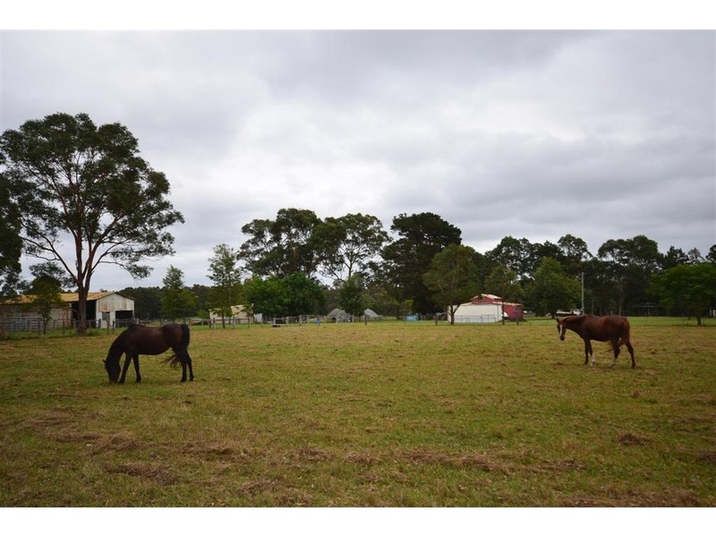 2 Watt Road, Falls Creek NSW 2540