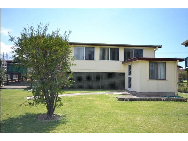 20 Crookhaven Drive, Greenwell Point NSW 2540