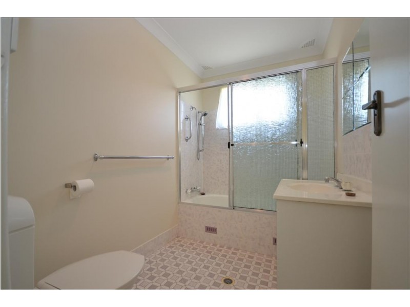 20 Crookhaven Drive, Greenwell Point NSW 2540