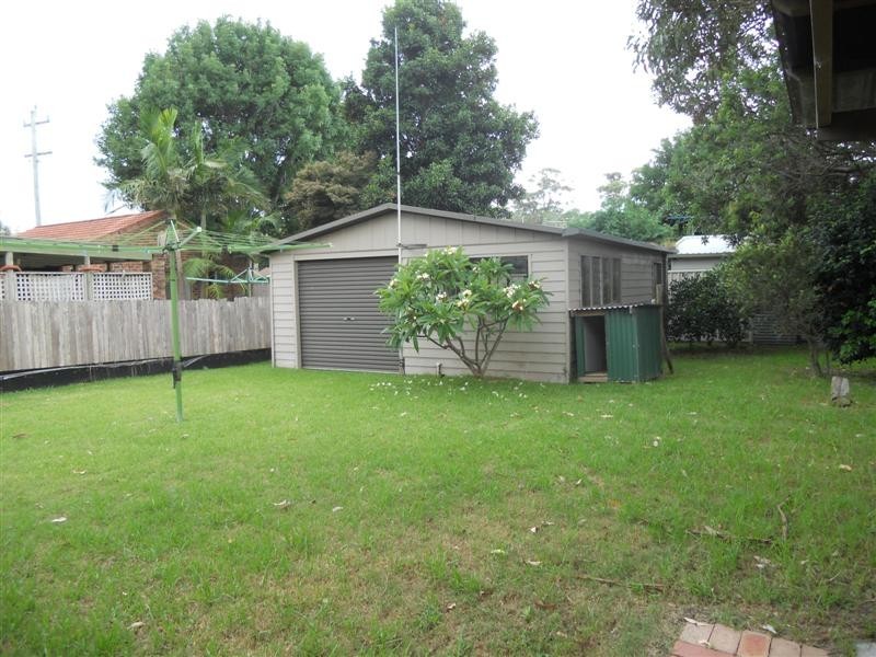 52 Oval Drive, Shoalhaven Heads NSW 2535