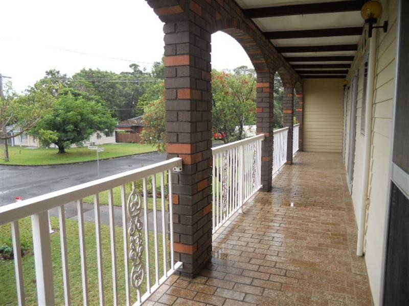 24 Oval Drive, Shoalhaven Heads NSW 2535