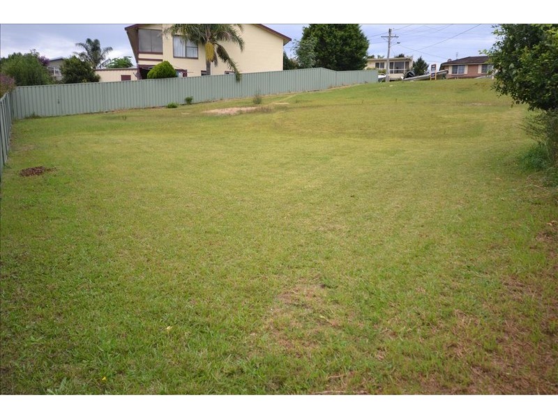 6 Higgins Place, Greenwell Point NSW 2540