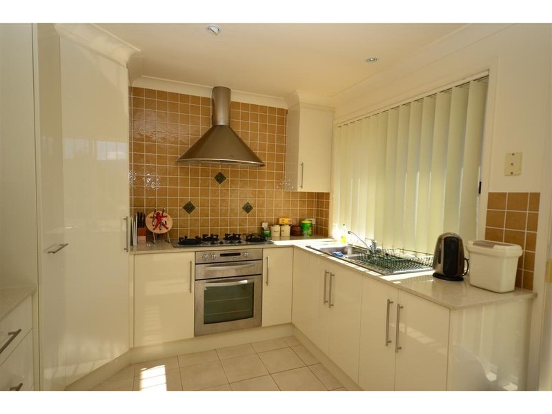 10 Hamilton Place, Bomaderry NSW 2541