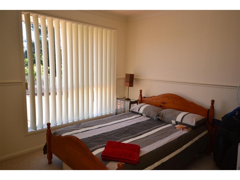 10 Hamilton Place, Bomaderry NSW 2541