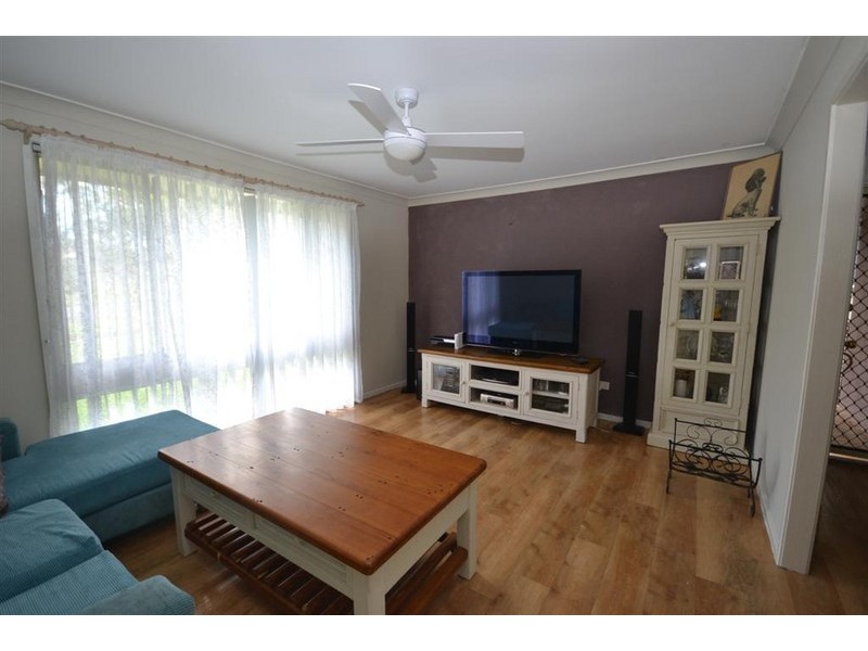 9 Yeovil Drive, Bomaderry NSW 2541