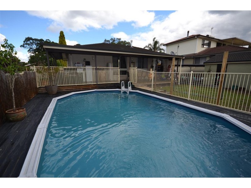 9 Yeovil Drive, Bomaderry NSW 2541