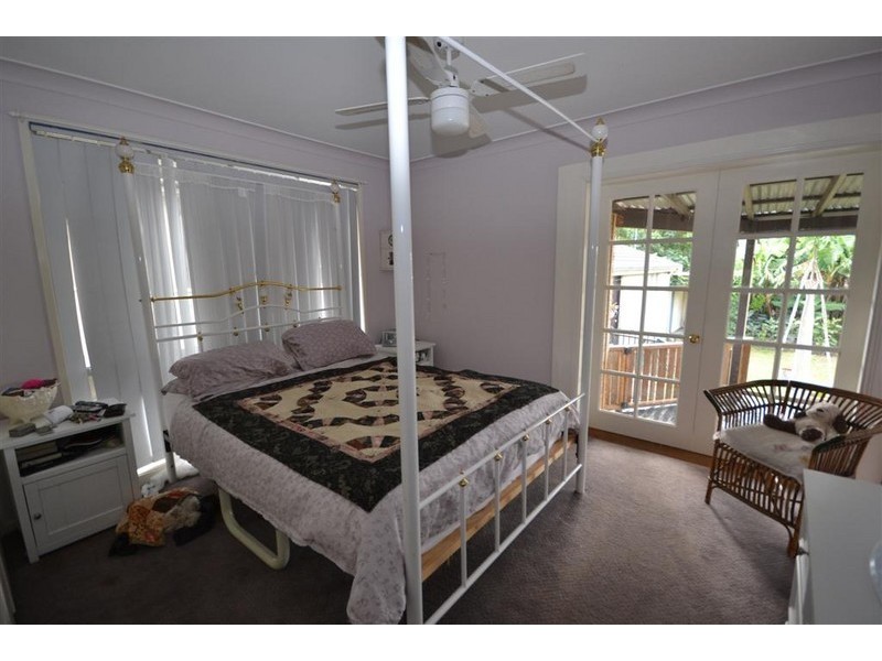 9 Yeovil Drive, Bomaderry NSW 2541