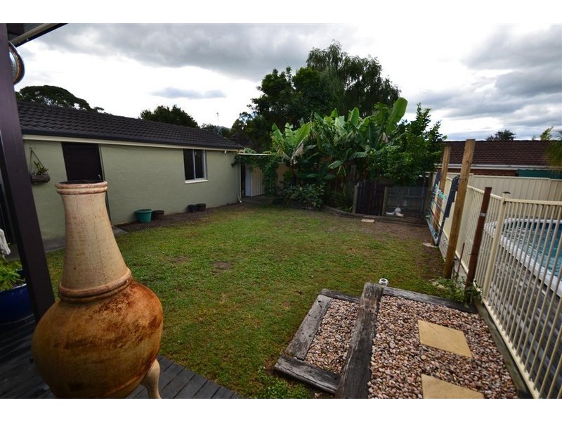 9 Yeovil Drive, Bomaderry NSW 2541