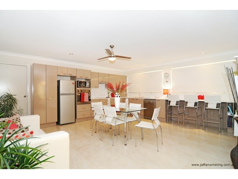 33 Glenoak Way, Nowra Hill NSW 2540