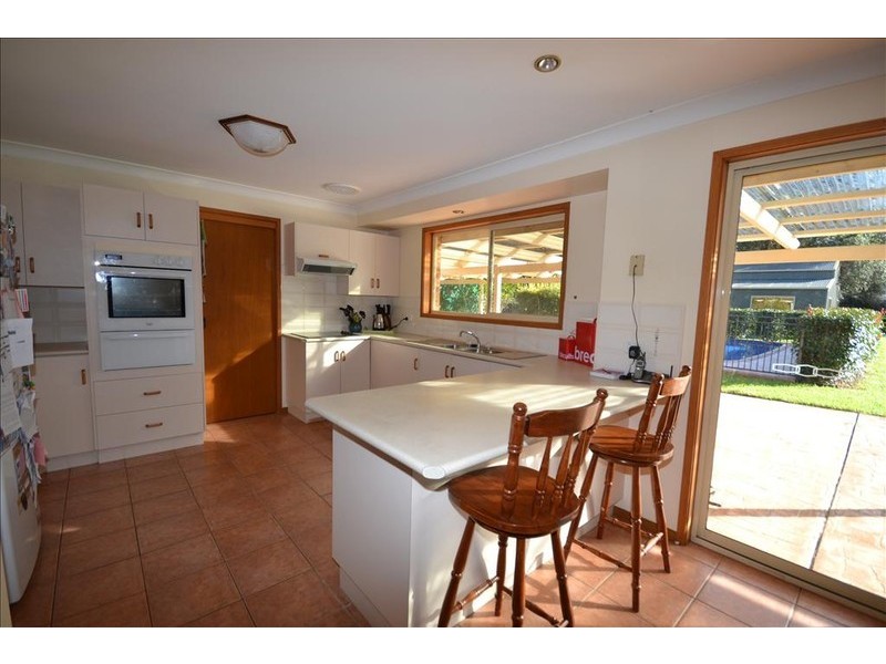 5 Peachey Close, Bomaderry NSW 2541