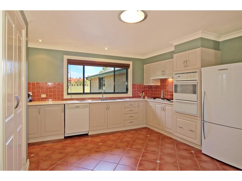 38 Tartarian Crescent, Bomaderry NSW 2541