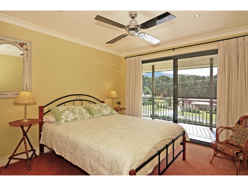 38 Tartarian Crescent, Bomaderry NSW 2541