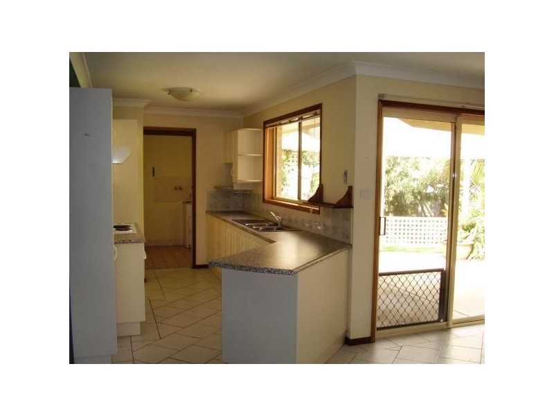 16 Stockley Close, West Nowra NSW 2541