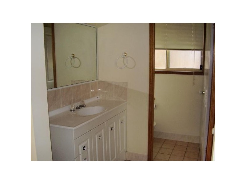16 Stockley Close, West Nowra NSW 2541