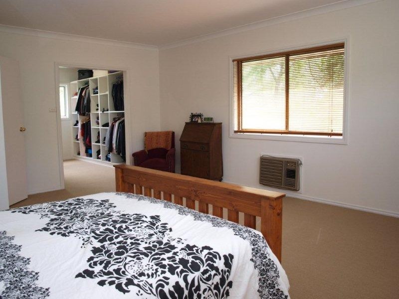 4 Glen View, North Nowra NSW 2541
