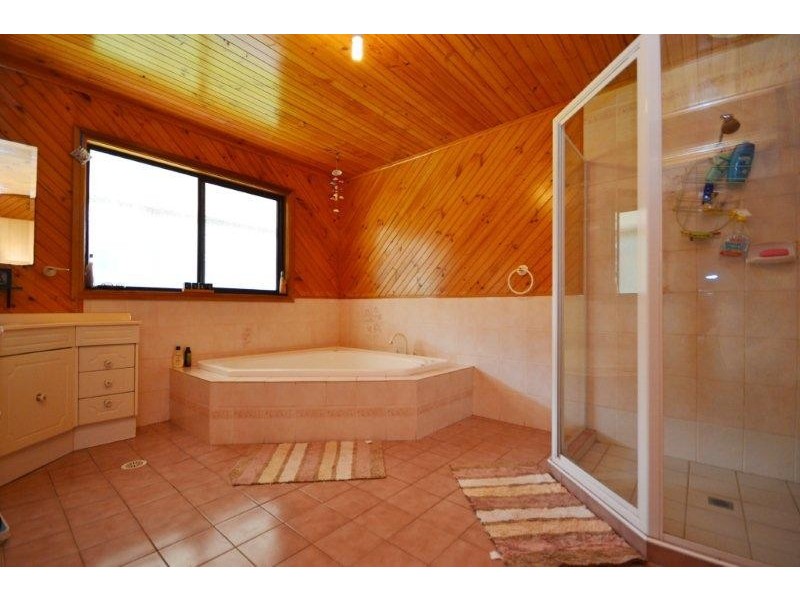 124 Watt Road via Peterson Rd, Falls Creek NSW 2540