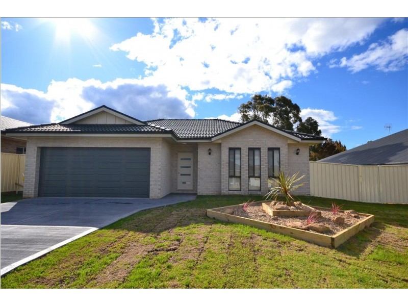 4 Zieria Avenue, North Nowra NSW 2541
