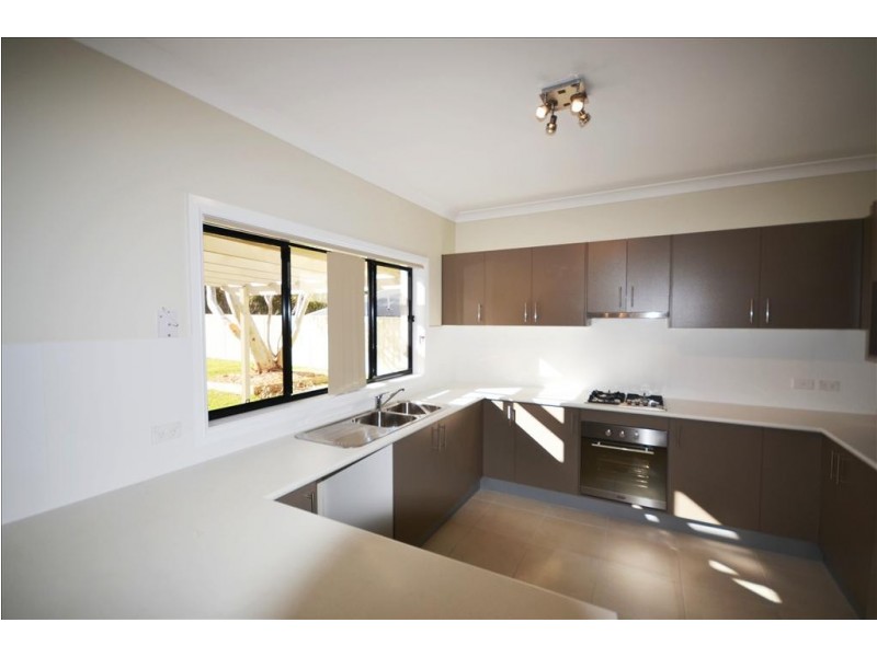 4 Zieria Avenue, North Nowra NSW 2541