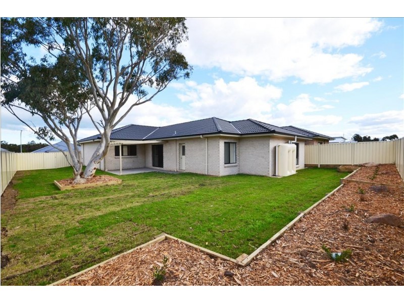 4 Zieria Avenue, North Nowra NSW 2541