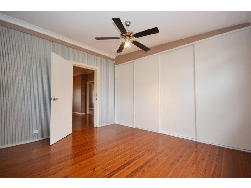 8 Hale Avenue, Nowra NSW 2541