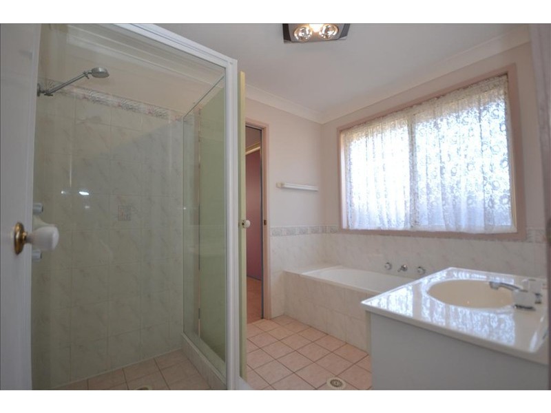 5 Nundah Close, Bomaderry NSW 2541