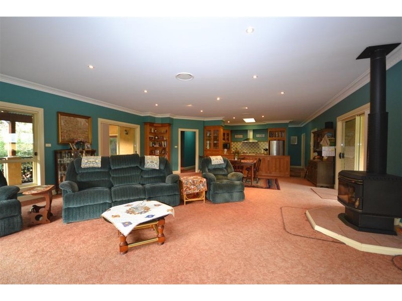 18 Gardner Road, Falls Creek NSW 2540