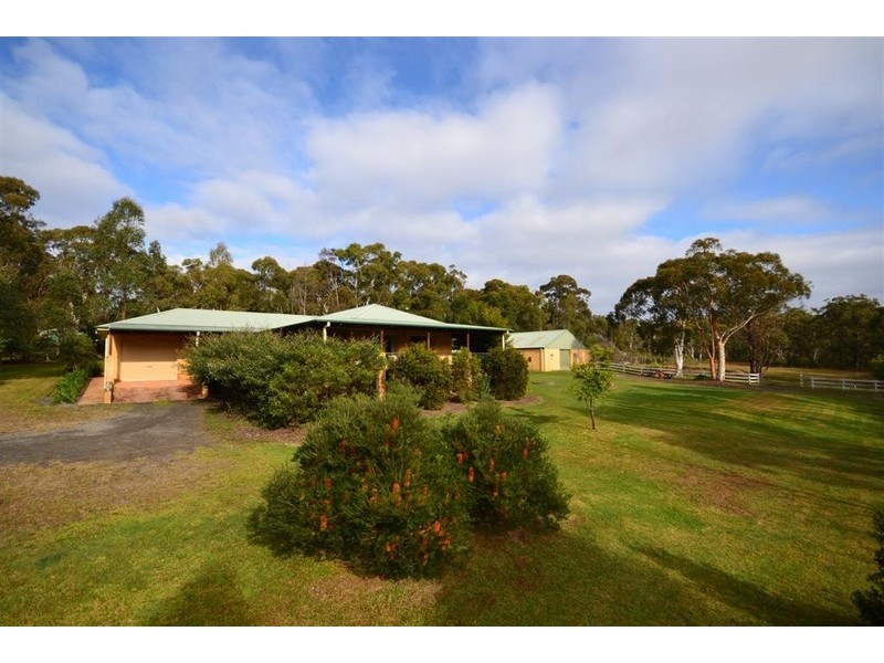 18 Gardner Road, Falls Creek NSW 2540