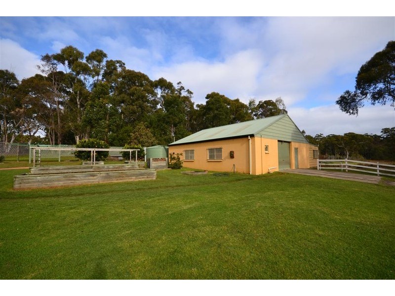 18 Gardner Road, Falls Creek NSW 2540