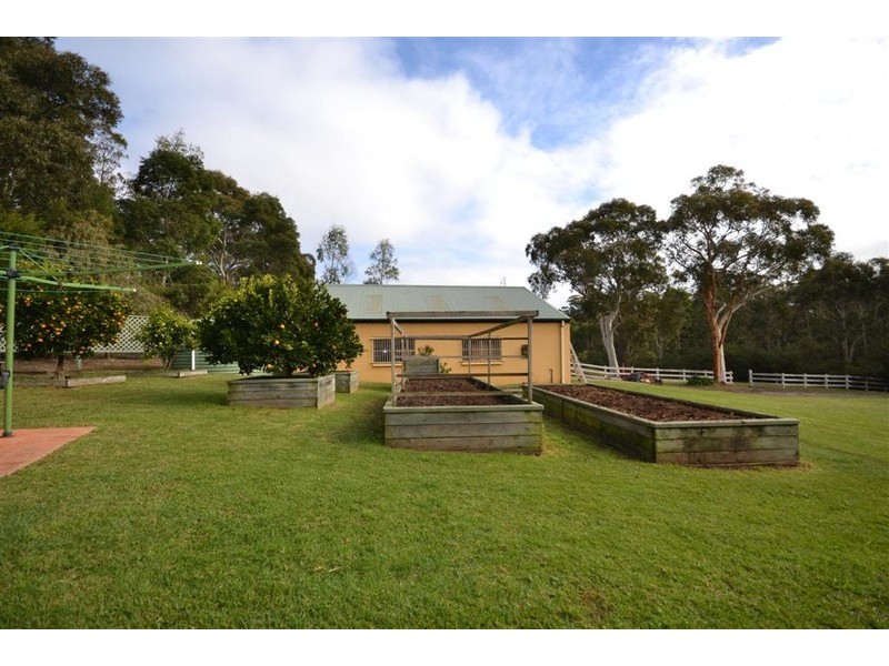 18 Gardner Road, Falls Creek NSW 2540