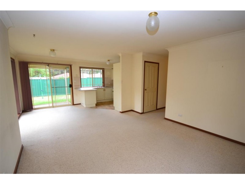 8 Regal Place, Bomaderry NSW 2541