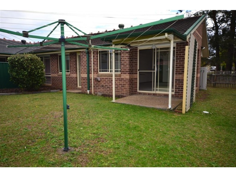 8 Regal Place, Bomaderry NSW 2541