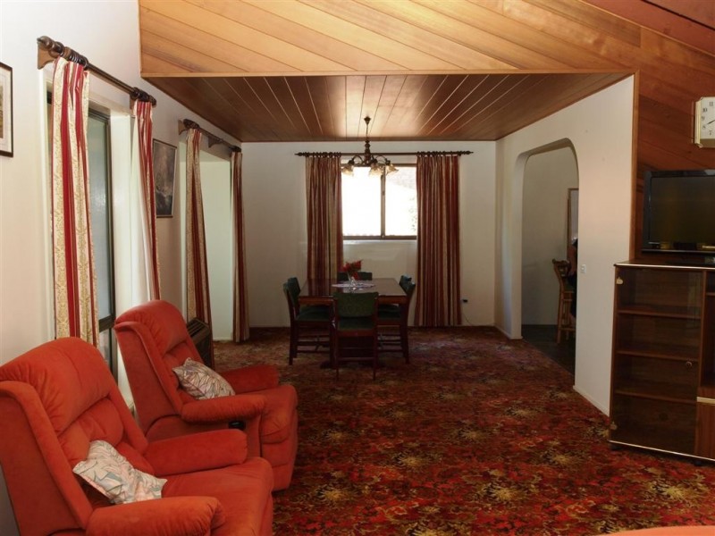8 Mountain View Place, Shoalhaven Heads NSW 2535