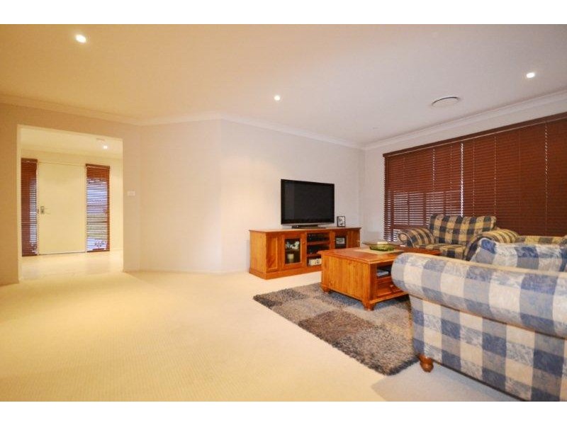 37 Emerald Drive, Meroo Meadow NSW 2540